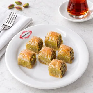Antep Özel Baklava, porsiyon sunumu